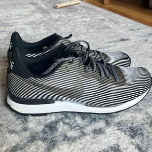Nike Internationalist US 9 - lightly used. cleaned. smell free